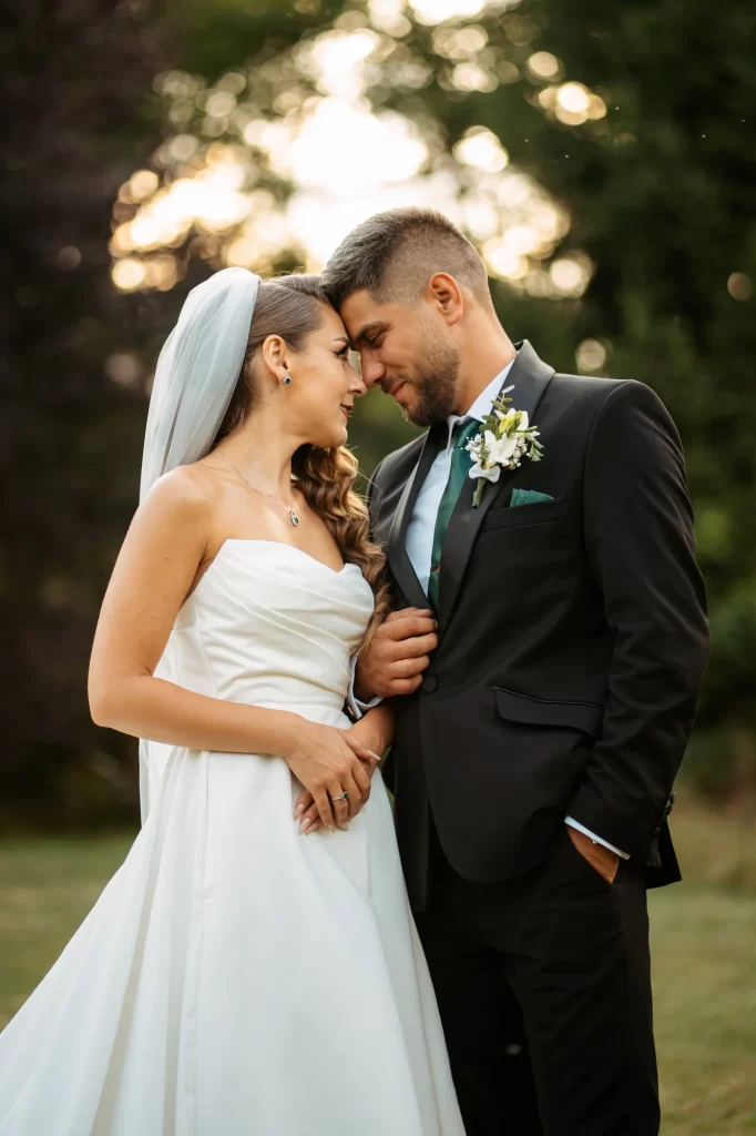 Cătălina & Răzvan — Apropiere intimă și expresii senine.
