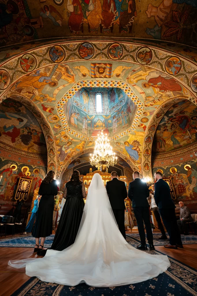 Raluca & Sebi — Cadru amplu al ceremoniei și arhitecturii.