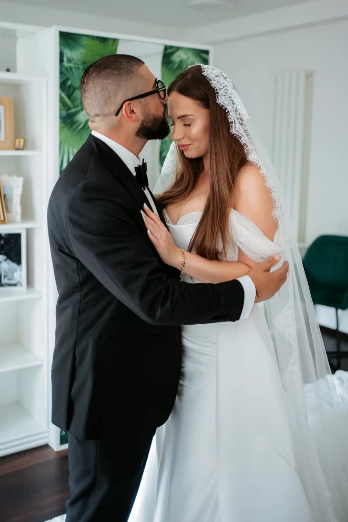 Sibel & Marian — Sărut pe frunte.