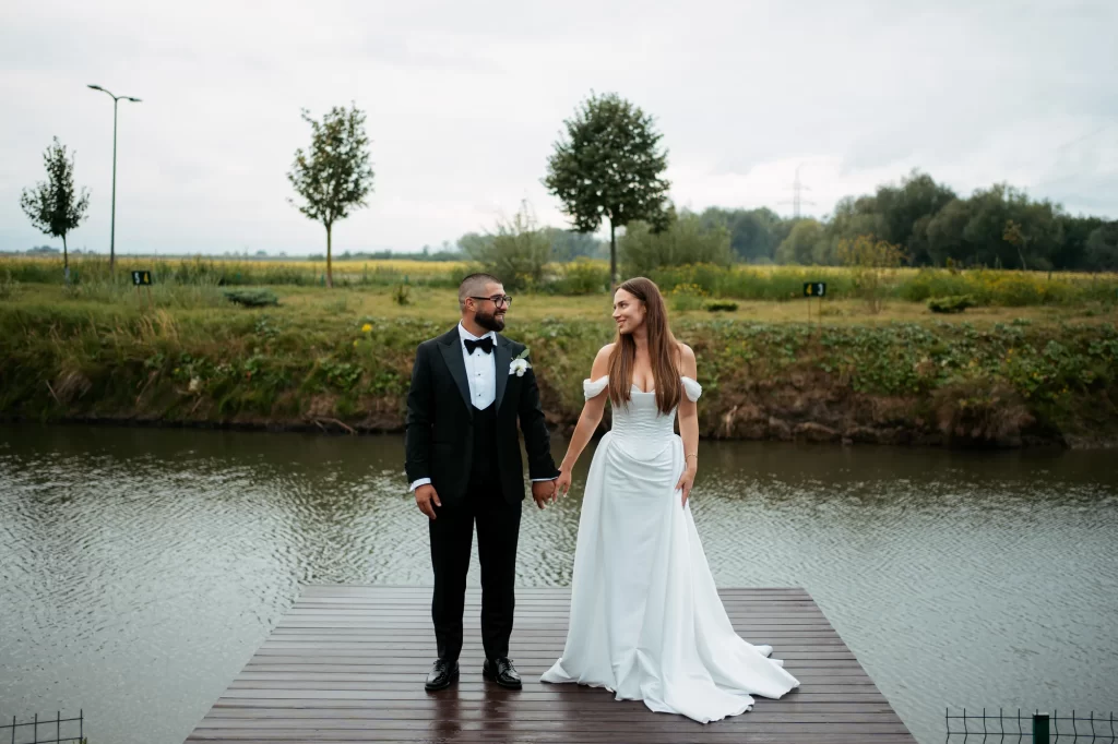 Sibel & Marian — Cuplu pe ponton.